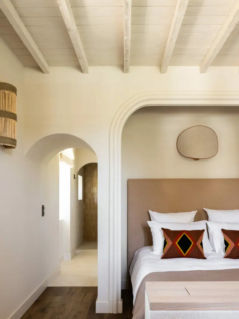 Mas Paraiso: la rénovation de mas dans Les Alpilles par BOSC Architectes